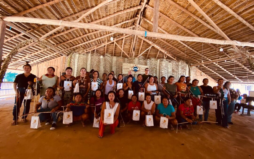 Alimento como memória, artesanato como identidade: Mulheres Tenharim protagonizam ações de fortalecimento econômico e cultural no Amazonas